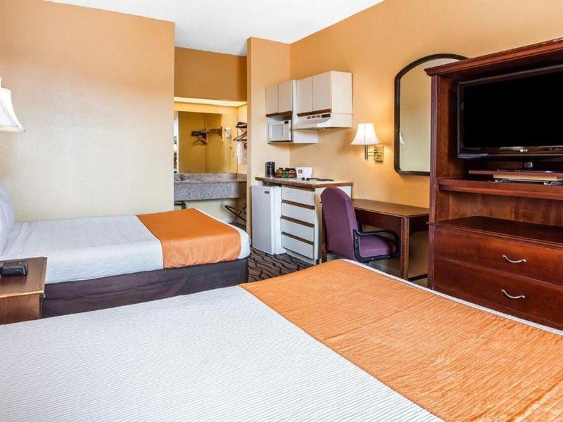 Zainee Inc Budgetel Inn And Suites 奧古斯塔 外观 照片