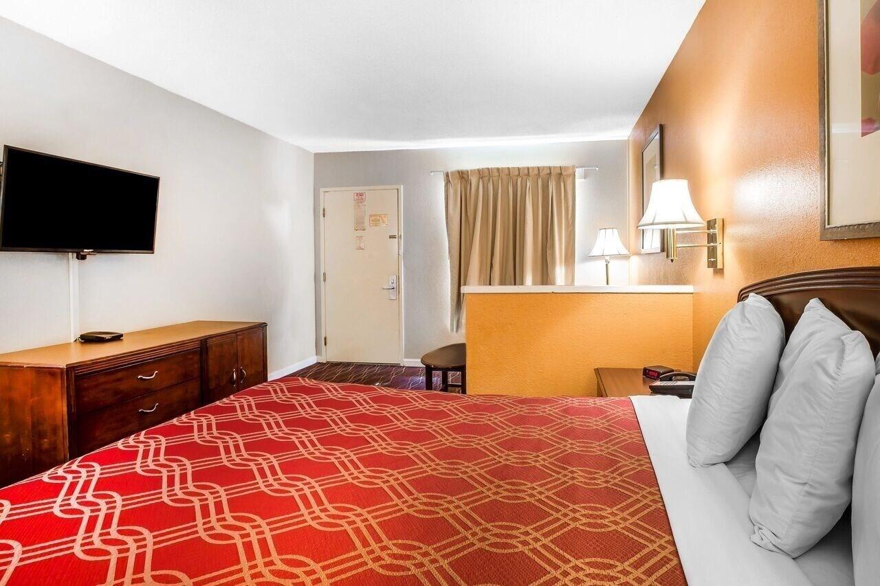Zainee Inc Budgetel Inn And Suites 奧古斯塔 外观 照片