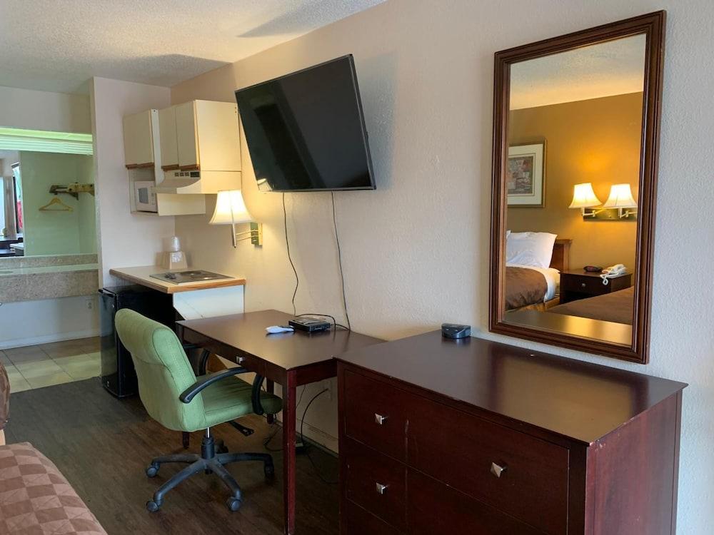 Zainee Inc Budgetel Inn And Suites 奧古斯塔 外观 照片