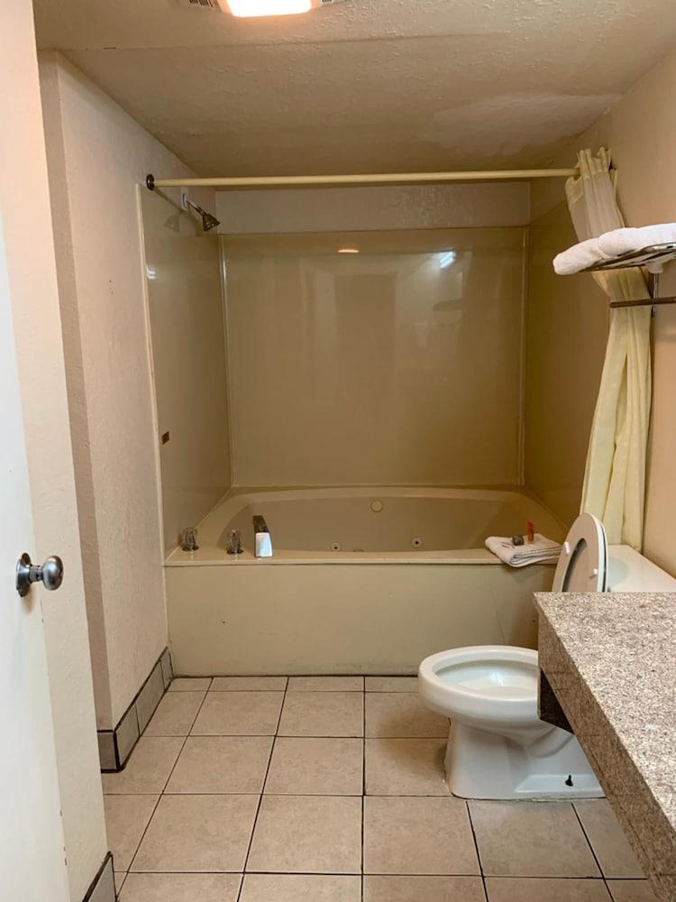 Zainee Inc Budgetel Inn And Suites 奧古斯塔 外观 照片