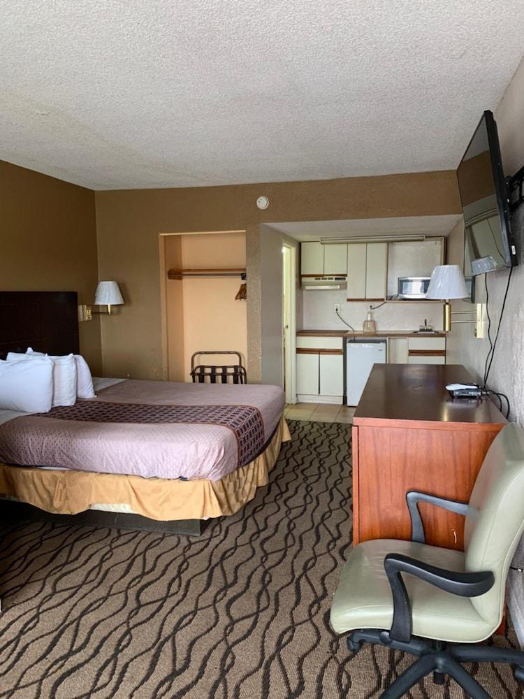 Zainee Inc Budgetel Inn And Suites 奧古斯塔 外观 照片