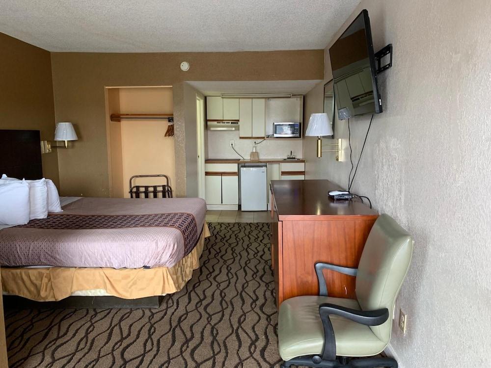 Zainee Inc Budgetel Inn And Suites 奧古斯塔 外观 照片