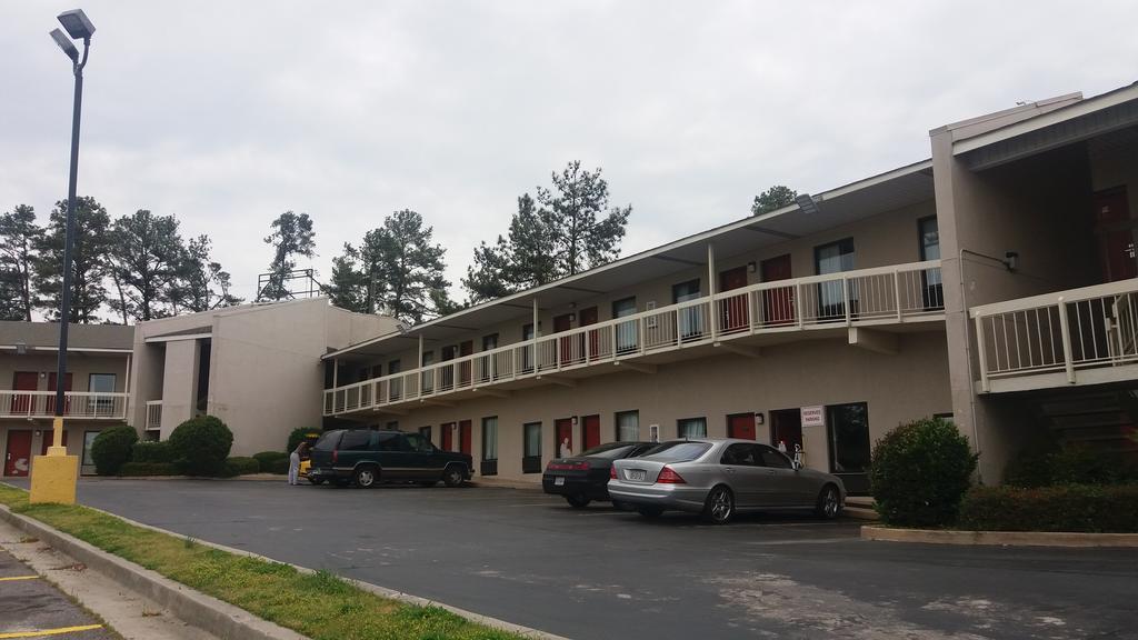 Zainee Inc Budgetel Inn And Suites 奧古斯塔 外观 照片
